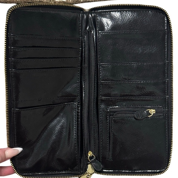 Victoria's Secret Lot – 1 Sequin Clutch & 2 Wallets - Picture 10 of 10